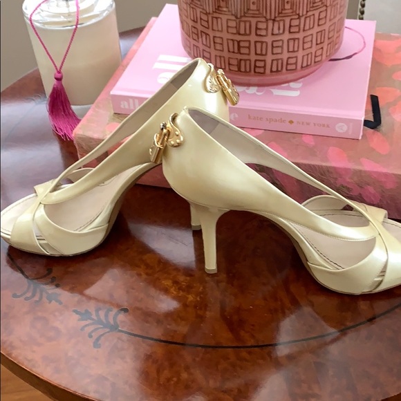 Shoes - Picture 6 of 13